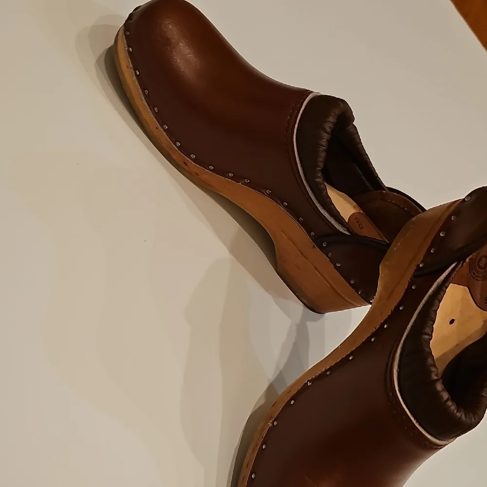 Elegant Brown Bastad Sweden Leather Closed Back Women's Clogs Size 35 - Picture 6 of 8